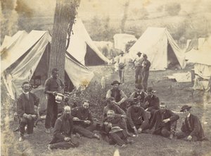 Csoport a Potomac hadsereg főhadiszállásán, Antietam, 1862. október. alkotó: Alexander Gardner