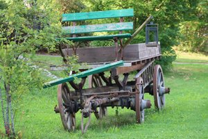 alte Kutsche im Park
