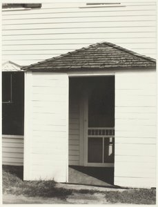 Ajtó a konyhába, Lake George, 1934. alkotó: Alfred Stieglitz