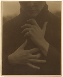 Georgia O’Keeffe – Kezek alkotó: Alfred Stieglitz
