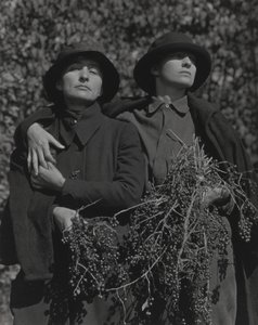 Georgia O’Keeffe és Rebecca Strand alkotó: Alfred Stieglitz