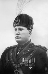 Benito Mussolini (f/w fotó) alkotó: Fratelli Alinari