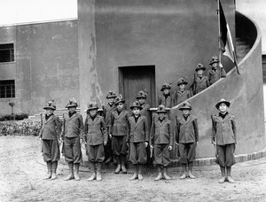 Villa Rosa Maltoni Mussolini: friuli katonai egyenruhát viselő gyerekek portréja (f/w fotó) alkotó: Fratelli Alinari