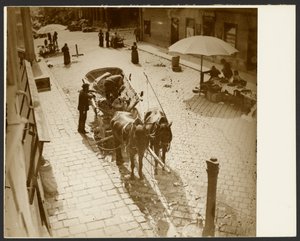 [Kilátás Mucha lakásának ablakából, az Amalienstrasse közelében, München] alkotó: Alphonse Maria Mucha
