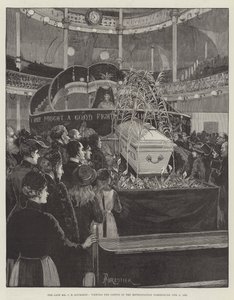 A néhai C. H. Spurgeon úr, a koporsót nézegeti a Metropolitan Tabernákulumban, 1892. február 9.