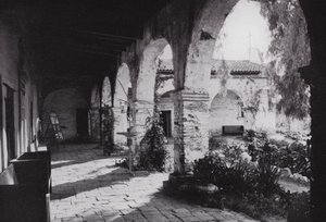 Kalifornia: Mission San Juan Capistrano, 1776-ban alapítva, Los Angelestől délre (f/w fotó) alkotó: American Photographer (after)