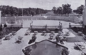 Chicago: Garden Court, Olympia Fields Golf Club (f/w fotó) alkotó: American Photographer (after)