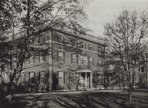 Harvard Egyetem: Lowell elnök rezidenciája (f/w fotó) alkotó: American Photographer (after)