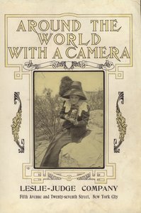 Címoldal-illusztráció A világ körül fényképezőgéppel című filmhez (f/w fotó) alkotó: American Photographer (after)