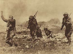 Amerika az első világháborúban: A gáztámadások veszélyét minden eszközzel a katonáinkra gyakorolták, hogy kikényszerítsék a gázálarcok viselésére és viselésére vonatkozó katonai parancsok betartását (fekete-fehér fotó). alkotó: American Photographer