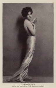 Ann Constance (fekete-fehér fotó) alkotó: American Photographer