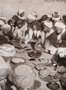Arab falusiak étkeznek, Palesztina (fekete-fehér fotó) alkotó: American Photographer