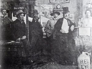 Cripple Creek Barroom, 1898 alkotó: American Photographer