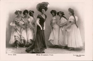 Elizabeth Firth, amerikai énekesnő és színésznő (fekete-fehér fotó) alkotó: American Photographer