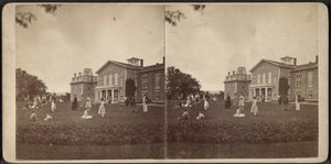 A kastély eleje és a pázsit, Oneida közösség, New York állam, 1870 körül alkotó: American Photographer