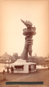 A Szabadság-szobor keze és fáklyája, 1876 körül (albumnyomat)