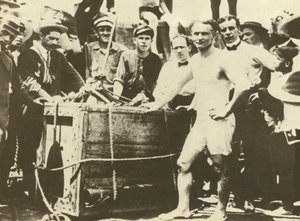 Harry Houdinit leeresztik a jéggel borított Detroit folyóba 1907-ben (fekete-fehér fotó) alkotó: American Photographer