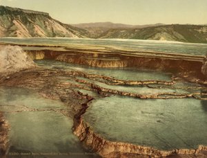 Summit Basin, Mammoth Hot Spring, Yellowstone Nemzeti Park, 1898 körül (photochrom) alkotó: American Photographer