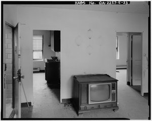 Techwood Homes, Building No. 3, 559 Techwood Drive & 129-135 Merrit Avenue, Atlanta, Fulton County, GA (f/w fotó) alkotó: American Photographer