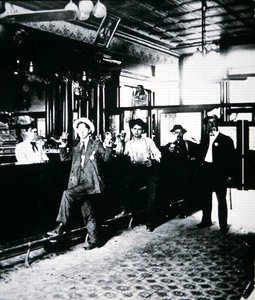 Tipikus nyugati szalon alkotó: American Photographer