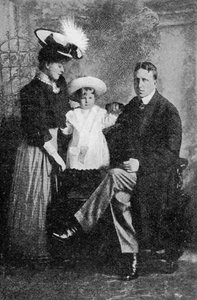 William Randolph Hearst és családja, megjelent a The Graphic-ban 1906. október 27-én alkotó: American Photographer