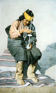 Pueblo férfi türkizt fúr, 1905 körül (színes litó) alkotó: American School