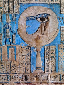 Hórusz szeme. A Hathor-templom mennyezete, Dendera, ie 50-48.