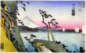 Földrajz. Japán. Yui, kilátás Fujira, havas, Satta-toge felől, kilátással a Saruga-öbölre. (17. állomás). Hiroshige fametszete: A Tokaido ötvenhárom állomása (1833-1834). Képeslap, Japán, 1900 körül (képeslap)