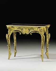 XIV. Lajos irodai szék, 1700 körül (ormolu, teknősbékahéj, ébenfa, sárgaréz és kékre festett kürt)