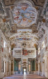A bolognai negyeddel rendelkező terem mennyezete, Őrség csarnoka, Este hercegi palota, Sassuolo, Olaszország alkotó: Angelo Michele Colonna