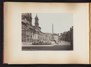 Kilátás a Piazza Navona szökőkútra, Róma, Olaszország Piazza Navona (cím az objektumon) alkotó: Anonymous