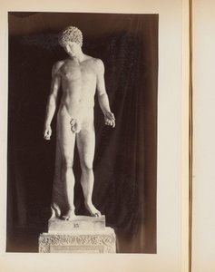 Antinous szobra a Capitolium Múzeumában Rómában, Olaszországban alkotó: Anonymous