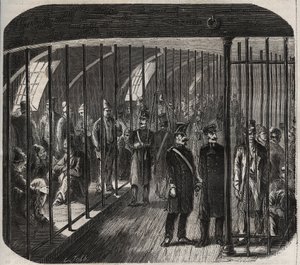 A fedélzeten lévő erők megérkezése a Toulonból Cayenne-be (Guyana) tartó konvoj során az 1851. december 8-i rendelet értelmében. Pierre Zaccone (1817-) metszete „A börtönök története a létrehozásuktól napjainkig” (1877) 1895) (Colonia Penale – Penal co alkotó: Anonymous Anonymous