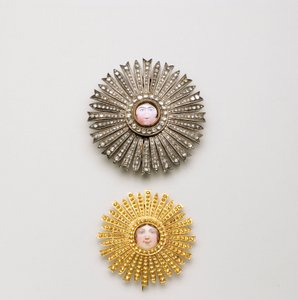 Irán - Naprend hölgyeknek: 1. osztályú tábla, 19. század közepe - 1. osztályú tábla alkotó: Anonymous Anonymous