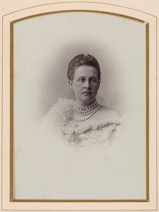 Olga Constantinovna de Russie, reine des Hellen – Olga Constantinovna orosz nagyhercegnő (1851-1926), Anonymous portréja. Albumin Photo. Magángyűjtemény alkotó: Anonymous Anonymous