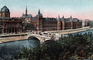 Párizs: az Ile de la Cite-i Concierge és a híd au Change külső képe. Fénykép 1920-ból Párizs városának „”művészeti albumában”. Magángyűjtemény. alkotó: Anonymous Anonymous
