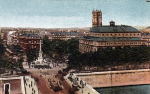 Párizs: kilátás a Place du Chatelet-re és a Sarah-Bernhardt Színházra (a mai Theater de la Ville). A háttérben a Saint Jacques-torony (Saint Jacques). Fénykép 1920-ból Párizs városának „”művészeti albumában”. Magángyűjtemény. alkotó: Anonymous Anonymous