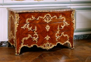 Lajos XV komód alkotó: Antoine Robert Gaudreaux