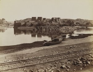 Philae, kilátás a Nílus keleti partjára, északnyugatra alkotó: Antonio Beato
