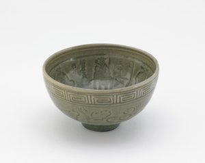 Tálalótál Longquan edények stílusában, Tálalótál (hachi), 19. század eleji (kőedény celadon mázzal) alkotó: Aoki (attr. to) Mokubei