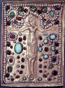 Krisztust a kereszten ábrázoló Biblia ereklyetartó borítója (gyöngyökkel és drágakövekkel aranyozott ezüst) alkotó: Armenian School