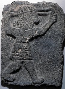 Parittyával lövöldöző figura, Tell Halaf alkotó: Assyrian