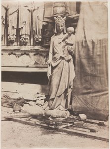 Szűz szobra, a Notre Dame de Paris