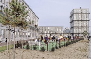 Lakóépület Le Havre-ban (Seine Maritime). Az UNESCO által 2005. július 15-én a világörökség részévé nyilvánított város. Le Havre volt a második világháború (1939-1945) alatt Franciaország legjobban elpusztított városa. Auguste Perret (1874-195) vezetésével
