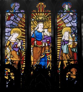 Apszis központi ablaka, Szűz és gyermek a szentekkel, 1837 (ólomüveg) alkotó: Augustus Welby Northmore Pugin