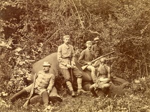Ferenc Ferdinánd főherceg a vadászat után, Sri Lanka 1892 körül alkotó: Austrian School