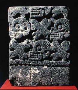 Tzompantli, késő posztklasszikus időszak (1300-1521) (kő) alkotó: Aztec Aztec