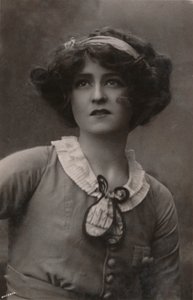 "Miss Gabrielle Ray, 1883-1973, Daisy szerepében a Dollárhercegnőben.", 1930.