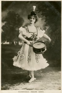 Adelina Genee, dán származású brit balett-táncos, 1906-ban.