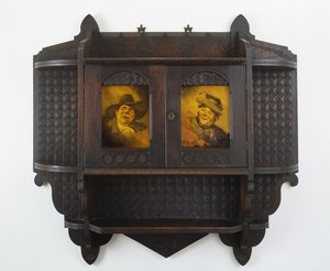 Függesztett fali szekrény kerámia táblákkal, c. 1890-es évek (fekete dió és cserépedény) alkotó: Benn Pitman